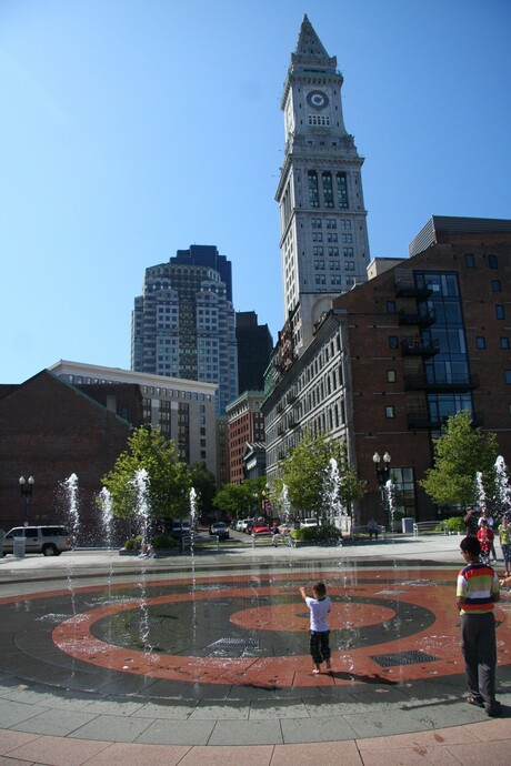 Jongetje in fontein, Boston