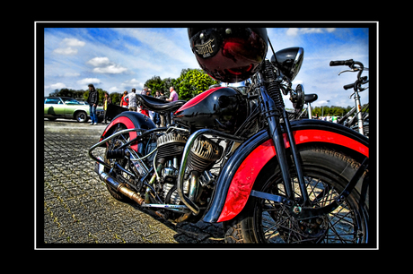 Raw & Classic Harley-Davidson