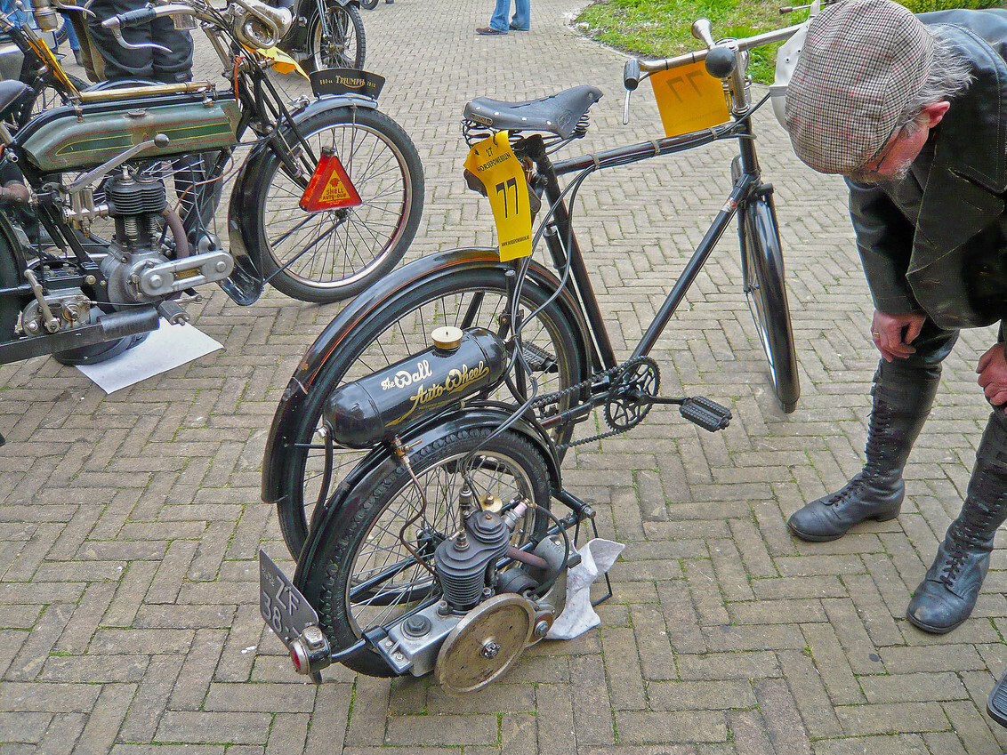 Fiets met hulpmotor - foto van clay - Diversen - Zoom.nl