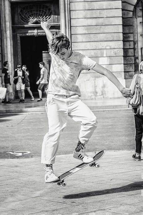 straatfotografie-jongen-met-skateboard