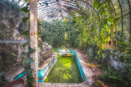 Abandoned bath