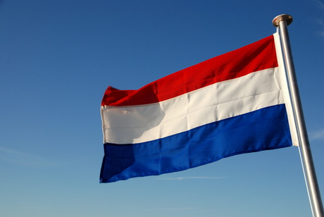 Strijken die vlag.