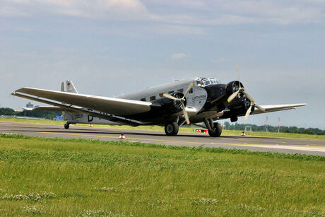 Junkers JU 52 Tante JU.jpg