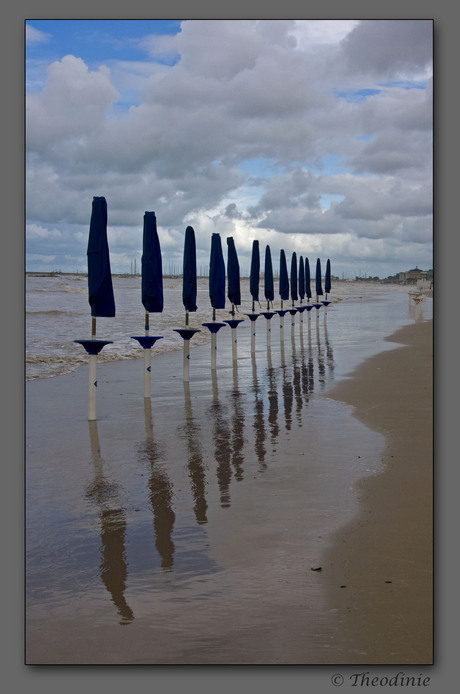 strand parasols
