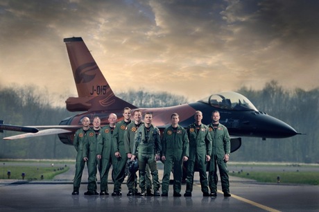 RNLAF F-16 Demo team.
