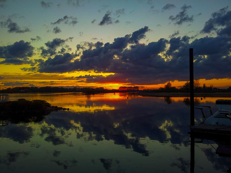 Zonsondergang Maurik