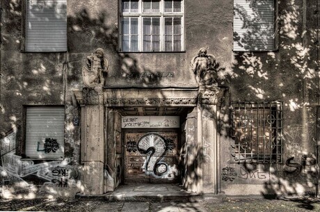 Leegstaand huis, graffiti, Leipzig, ex DDR, Duitsland