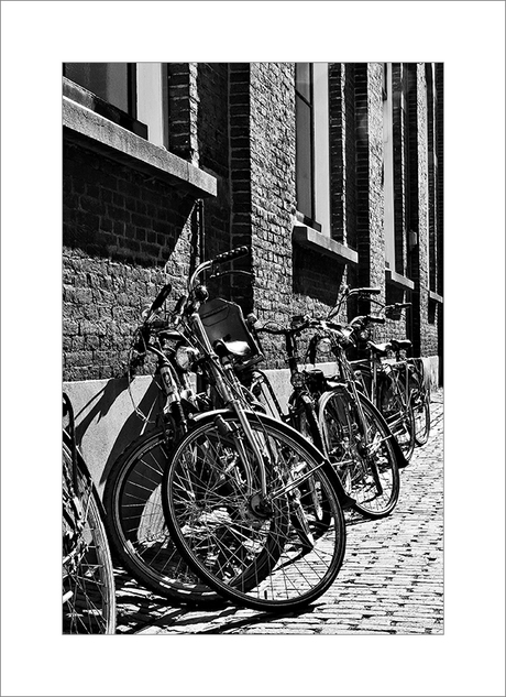 Vélos noir et blanc