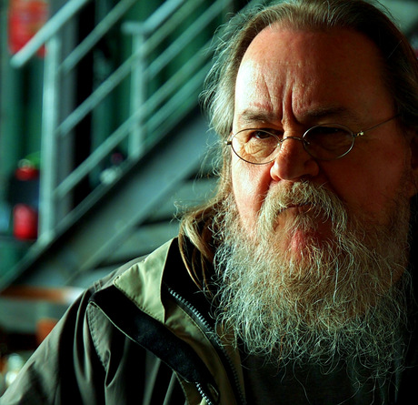 Goed gecamoufleerde jager