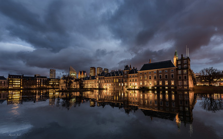 donkere wolken Binnenhof