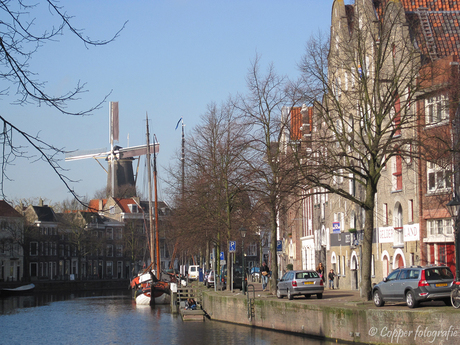 Schiedam, Lange Haven met molen De Walvisch