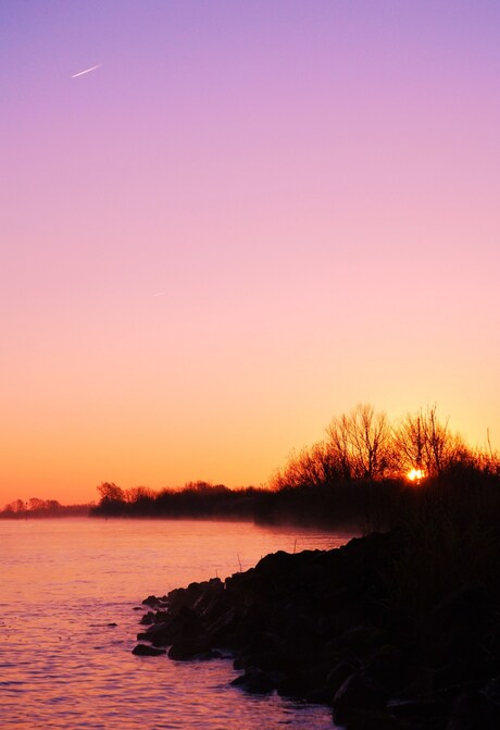 The IJssel at sunrise...(2)