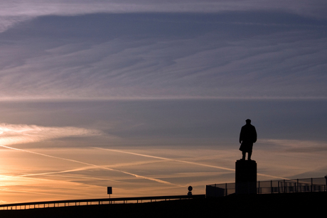 Monument op de Afsluitdijk.