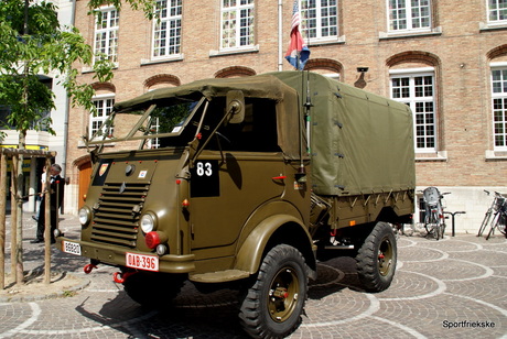 Militaire Oldtimmer-Renault