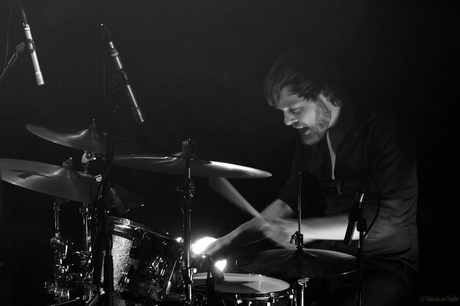 Drummer in het donker....
