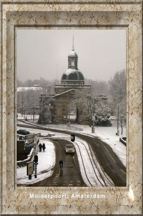 Muiderpoort in de sneeuw