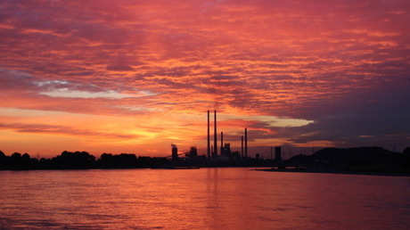 Avondrood in Duisburg.jpg