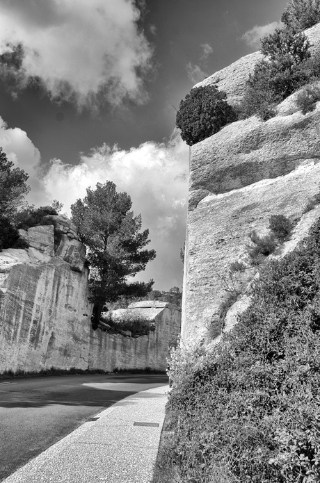 de weg naar Les-Baux-de-Provence