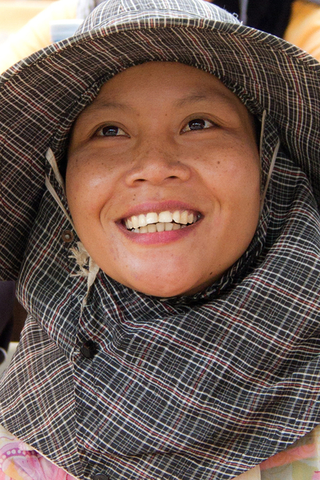 Faces of Cambodja -25- marktvrouw