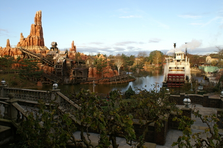 Frontierland in de zon