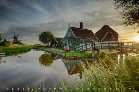 Zaanse Schans bij zonsopkomst