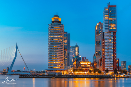 Kan een foto van het blauwe uurtje op een mooie plek in Rotterdam ooit fotut gaan?