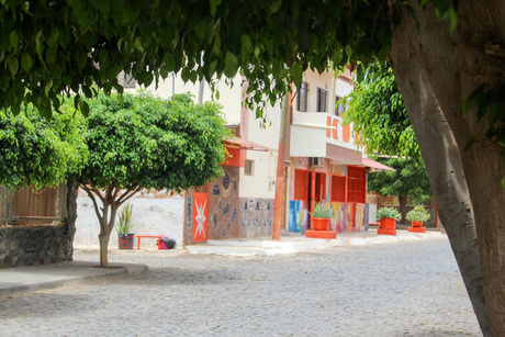 Kleurrijk pand in Santiago, Kaapverdie