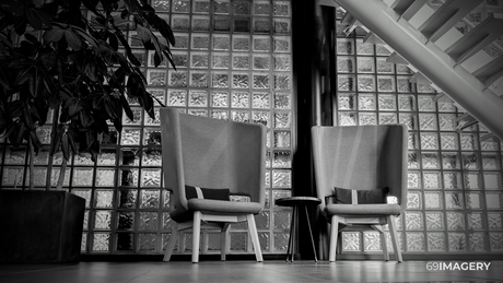 Empty chairs 