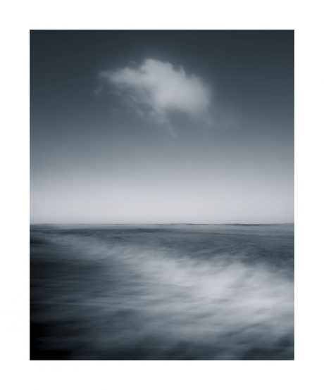 Eén wolkje aan de lucht.