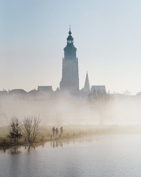 Langzaam wegtrekkende mist