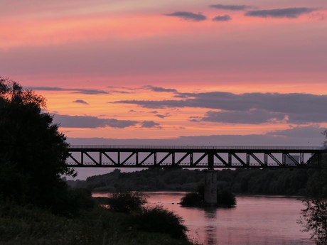 Zonsondergang aan de Loire