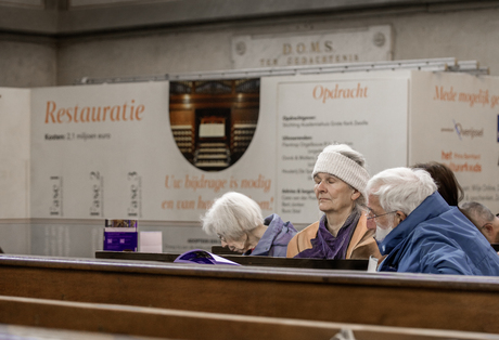 luister naar orgel concert 