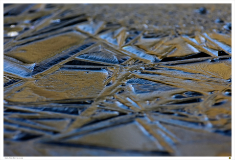 Frozen water patroon