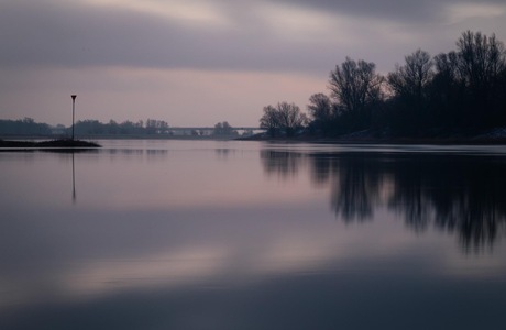 Rijn bij zonsopkomst