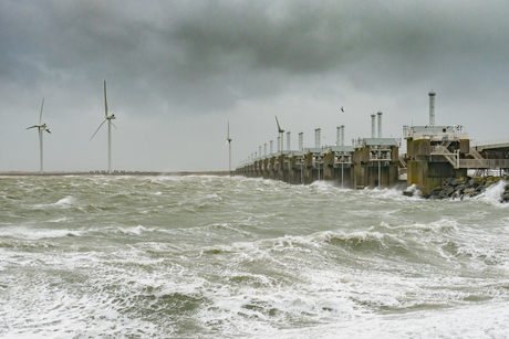 Storm Corrie bij Deltawerken