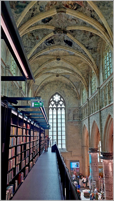 Boeken in de kerk