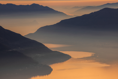 Lago Maggiore, gezien vanaf de Cimetta - Ticino - Zwitserland