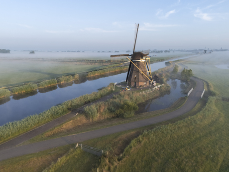 Molen in de ochtendzon