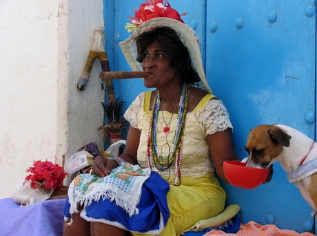 Cuba vrouw met sigaar