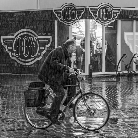 The Joy of rain [zwartwit]