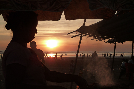 BBQ aan het strand in Myanmar
