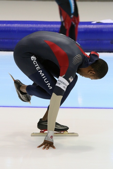 Shani Davis aan de start in Thialf 2