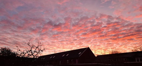 Om tien over 8 een prachtige lucht
