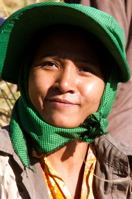 Faces of Cambodja -20- vrouw op het land