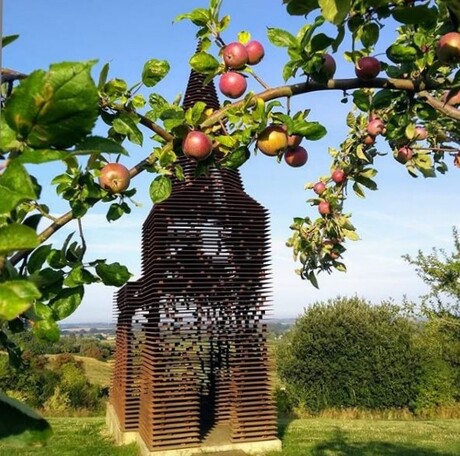 Reading between the lines (het doorkijkkerkje in Borgloon)