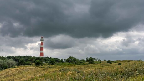 vuurtoren in de wolken...