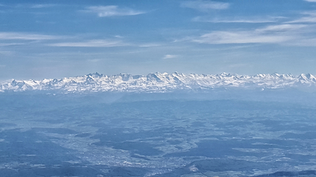 De alpen vanuit de lucht