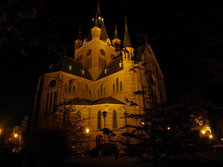 een kerk staat meestal op een berg