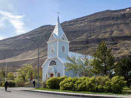 Bláa kirkja (blauw kerkje) in Seyðisfjörður