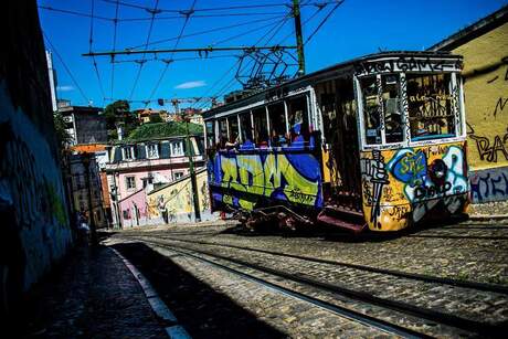 Graffiti Tram in Lissabon